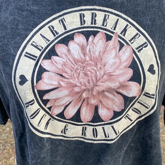 Crop Top - Heart Breakers - Picture 7 of 13